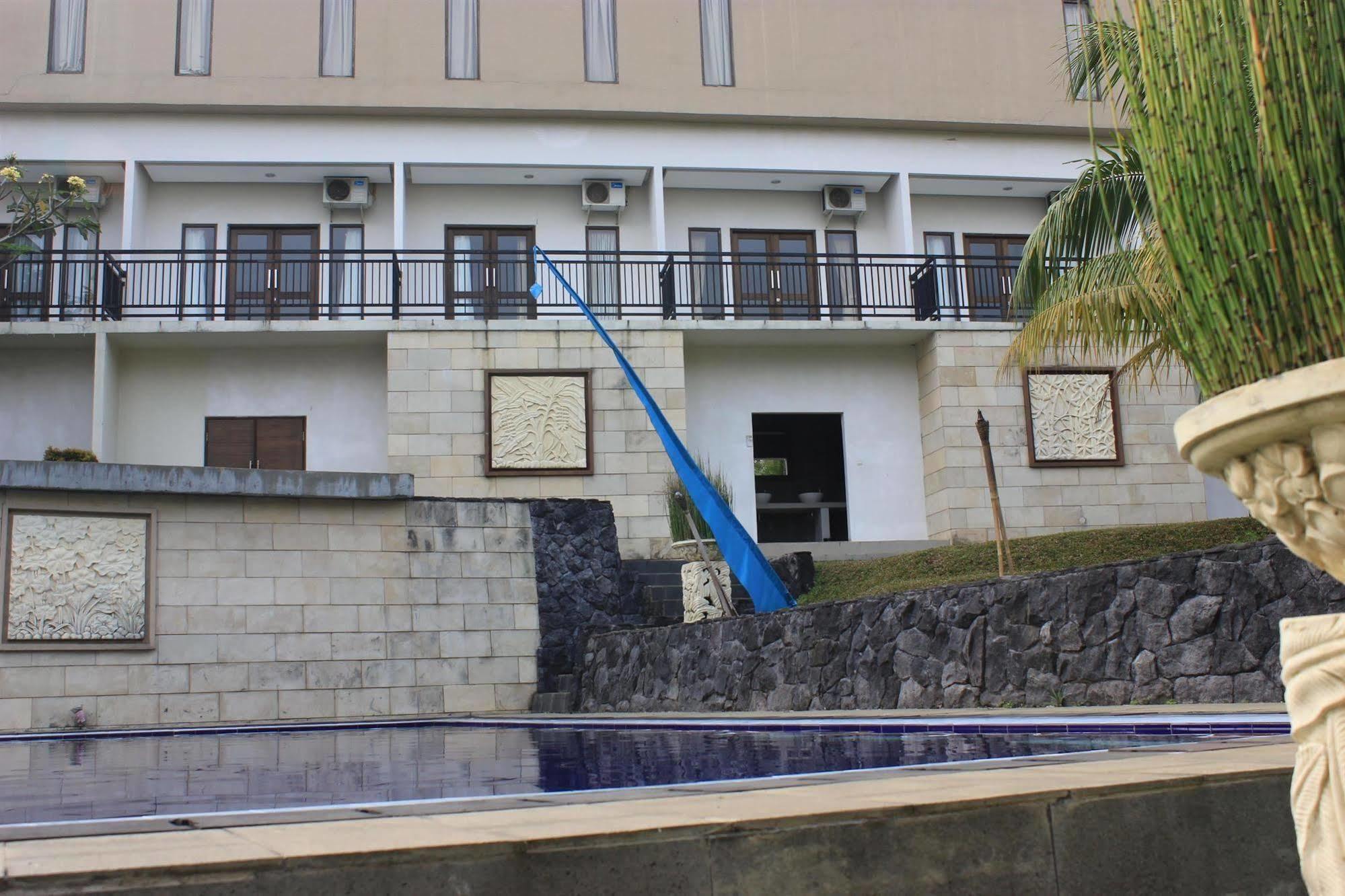 Bumi Cikeas Sentul Bogor Hotel Eksteriør billede