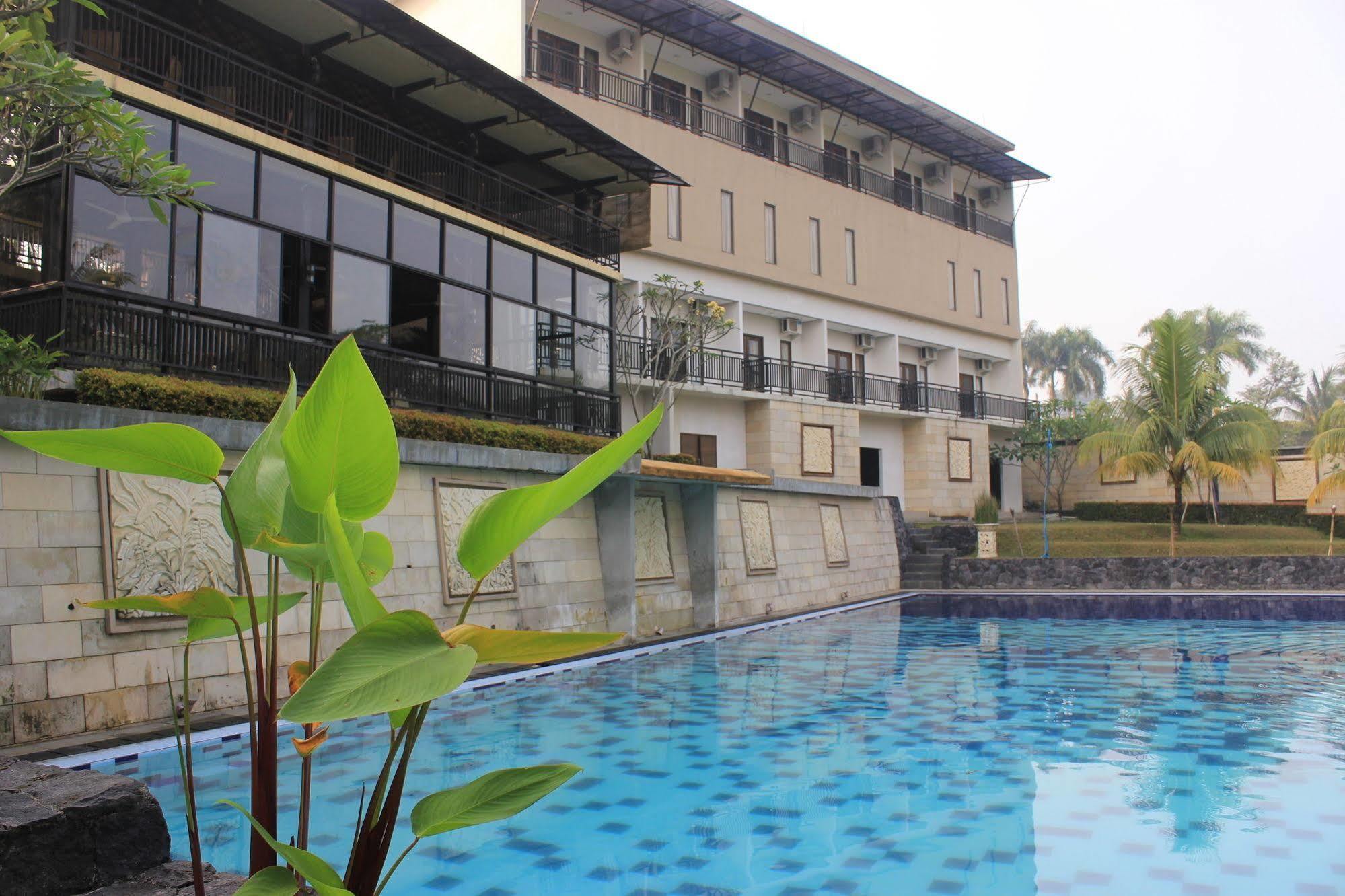 Bumi Cikeas Sentul Bogor Hotel Eksteriør billede