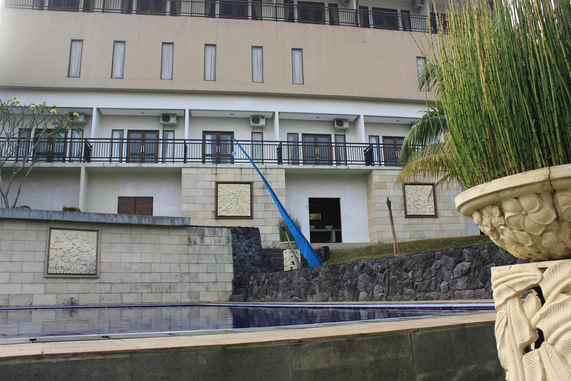 Bumi Cikeas Sentul Bogor Hotel Eksteriør billede